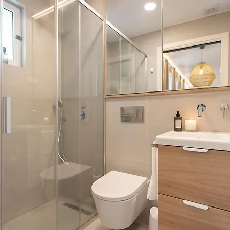 Fin & Tonic נאזרה